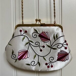 Fiona Cream and Pink Floral Embroidered Satin Kisslock Evening Purse Clutch